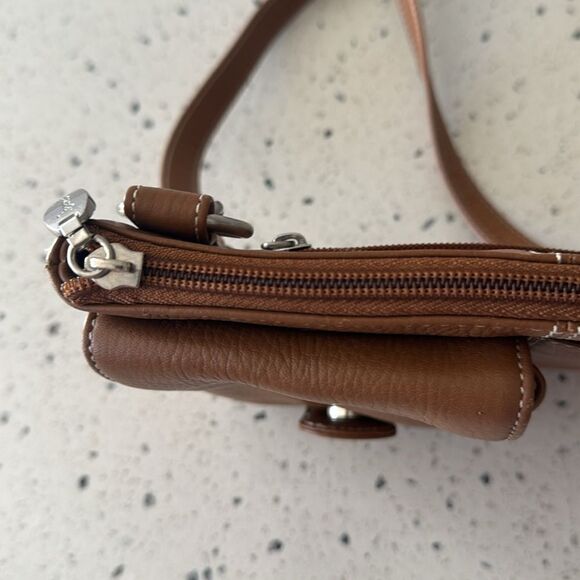 Tignanello Genuine Brown Leather Crossbody Travel Casual Shoulder Bag Versatile - Picture 12 of 13